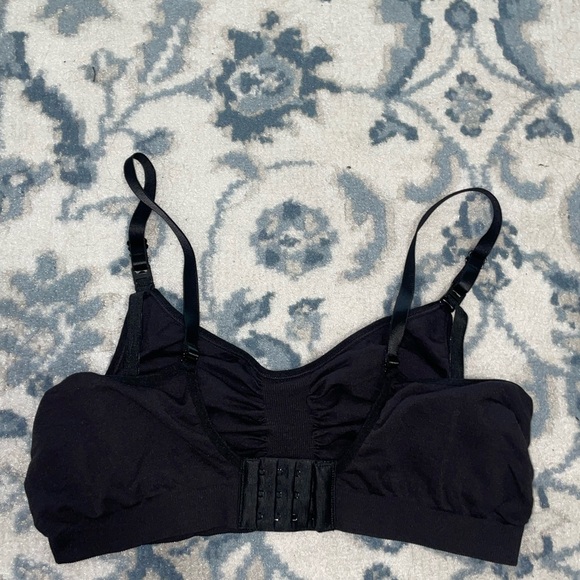 SKIMS Maternity Nursing Sculpting Bra - Picture 8 of 8